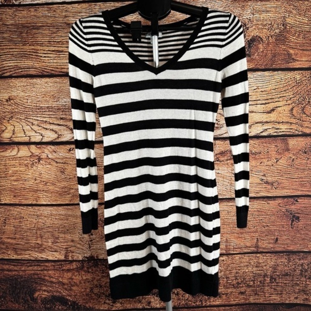 Old Navy Black White Striped V-Neck Long Sleeve Knit Sweater Dress Womens XS